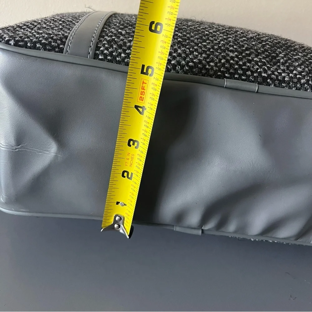 Vintage‎ Oscar de la Renta Gray Travel Bag